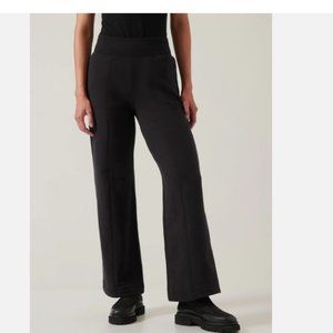 NWT Athleta Retroplush Straight Leg Pant M Medium